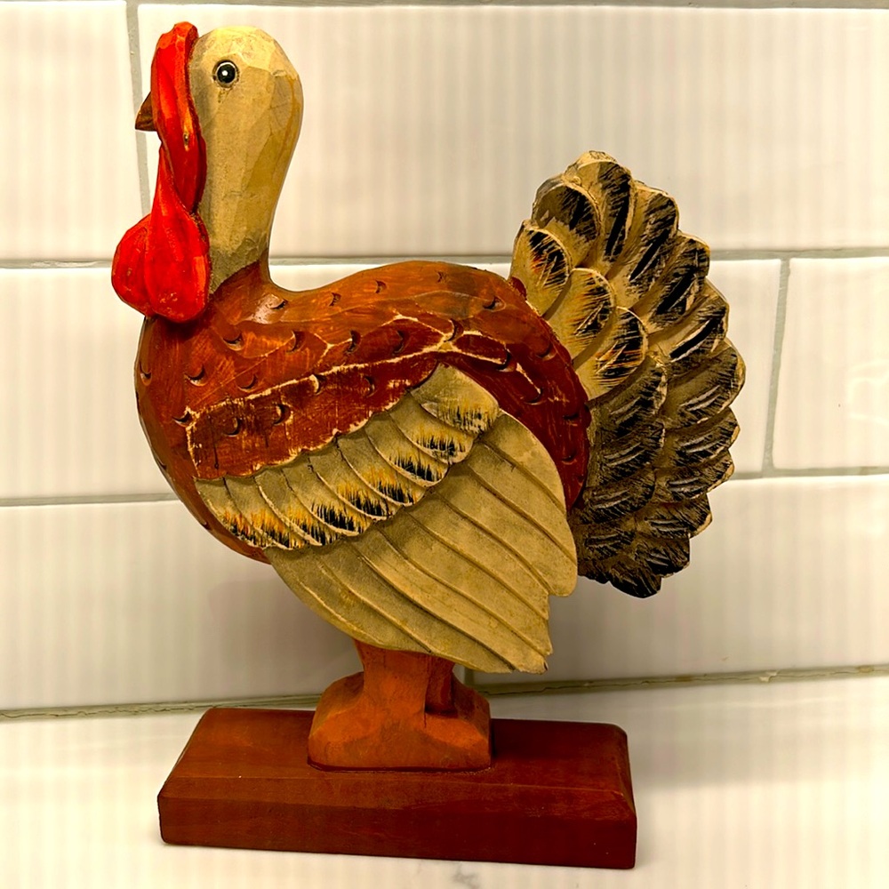 Wood Thanksgiving Turkey holiday decoration.